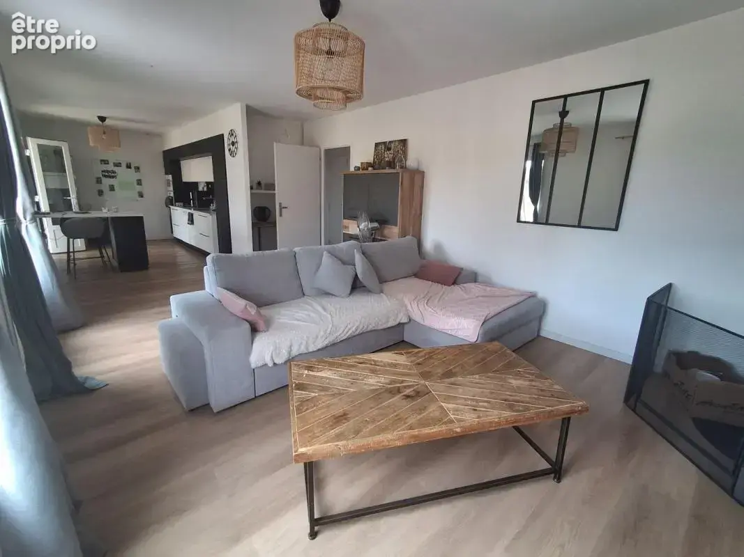 Maison 122 m² à Eyjeaux  - photo 4