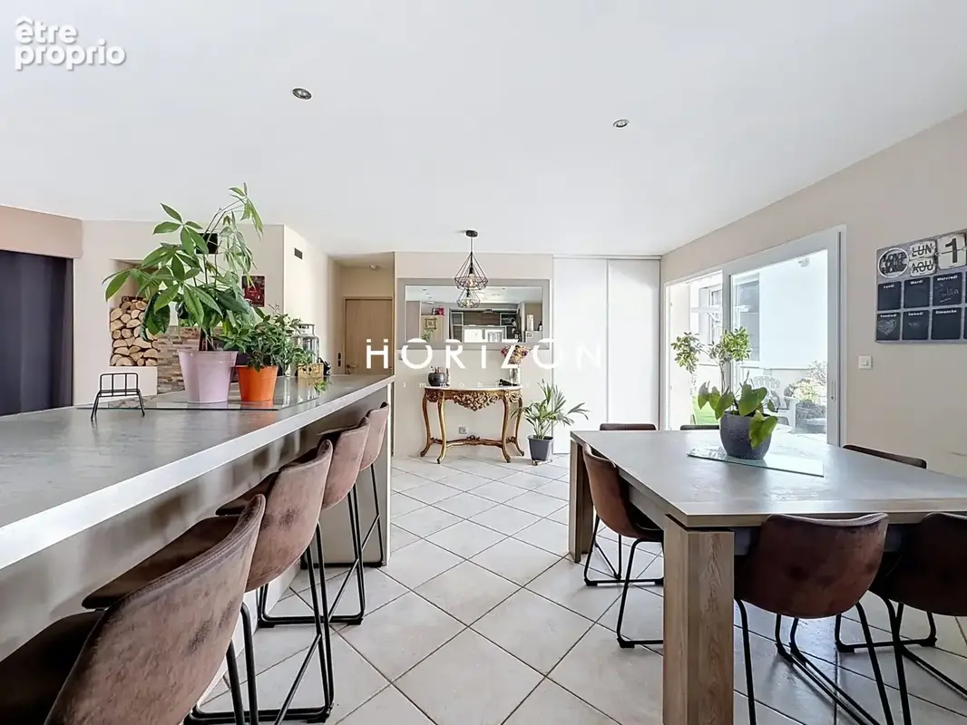 Maison 7 pièces 230 m² à vendre à Chatillon-Sur-Chalaronne (01400) - photo 3