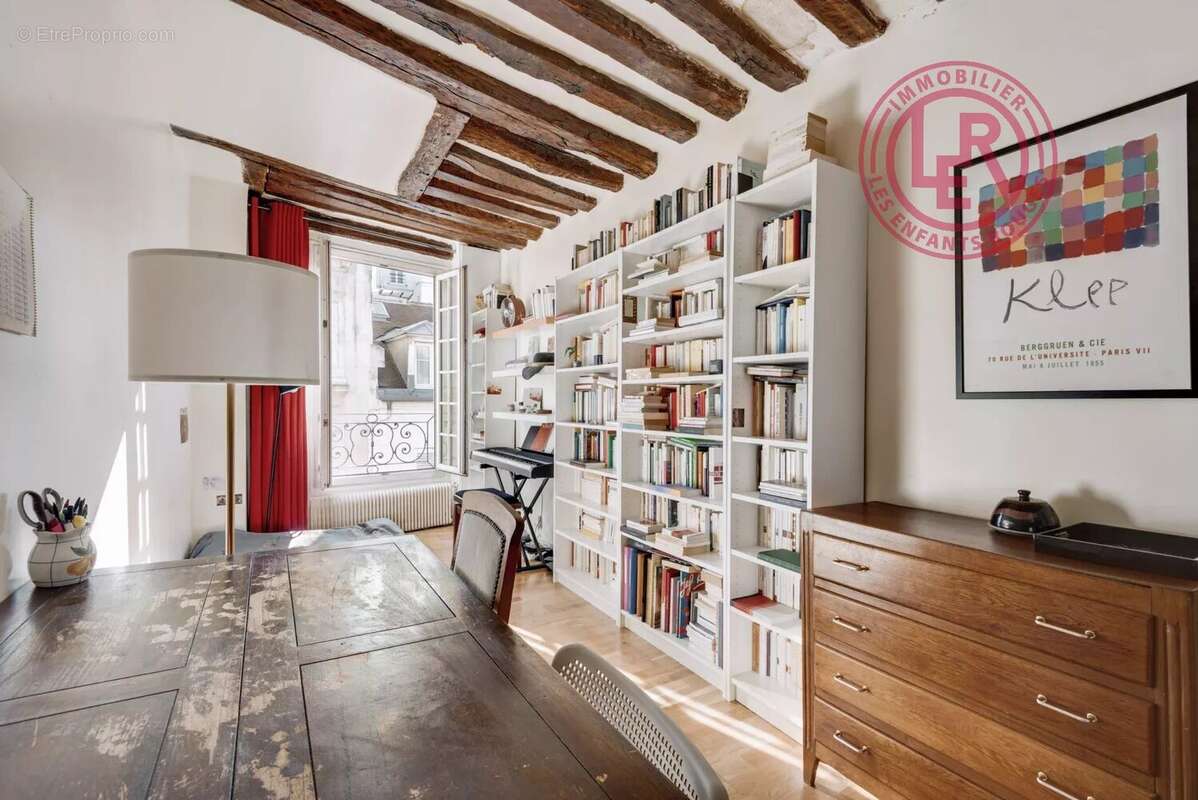 Appartement à PARIS-4E