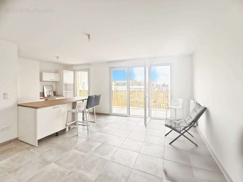 Appartement à LES PONTS-DE-CE