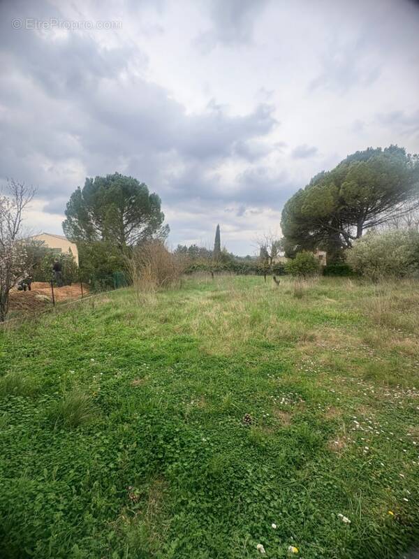 Terrain à EGUILLES