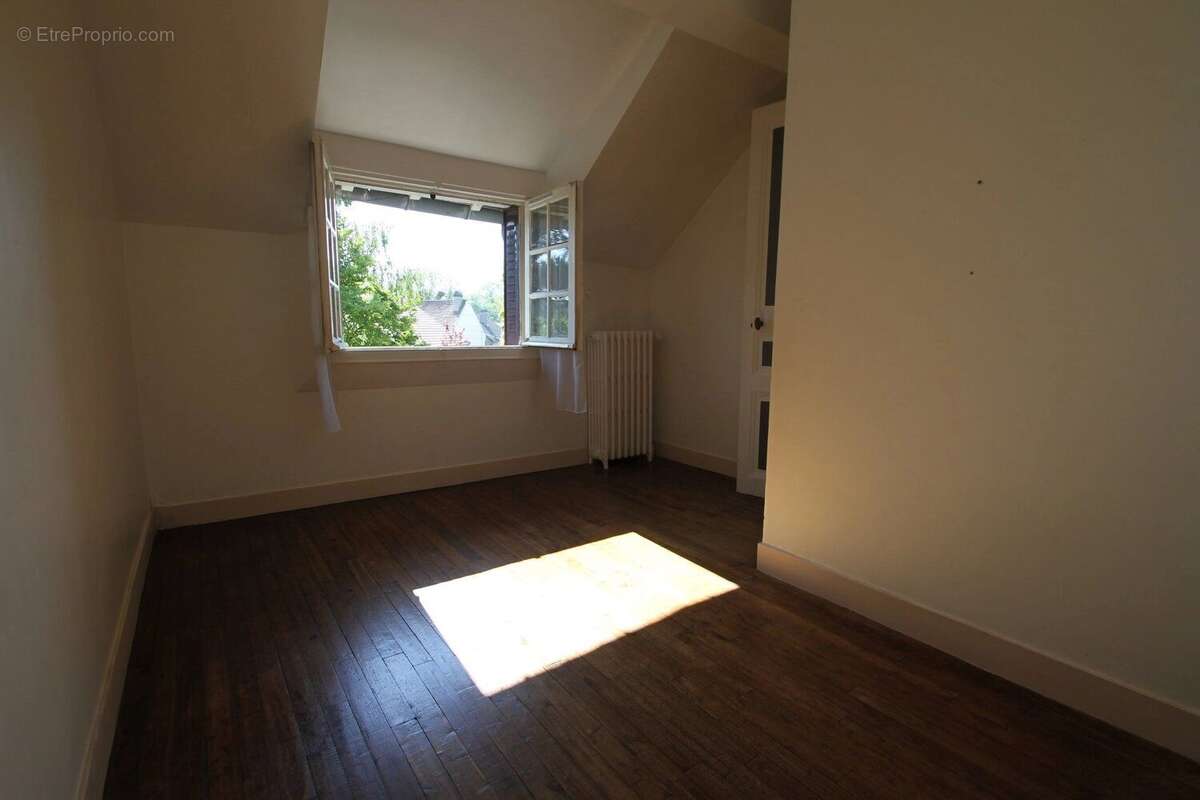 Maison à ANGERVILLIERS