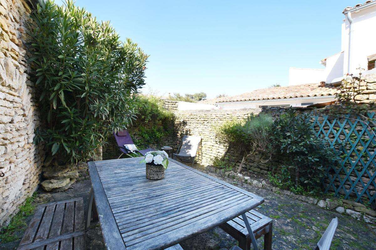 Maison à LES PORTES-EN-RE