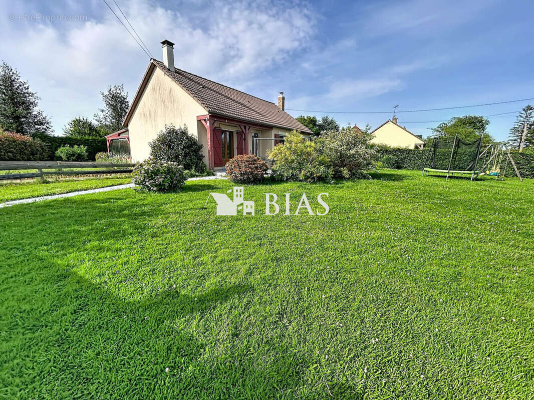 Maison à BUCHY