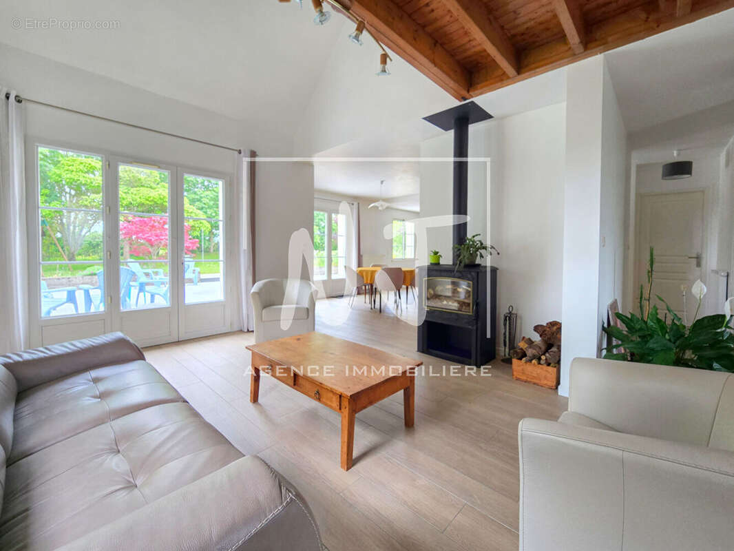 Maison familiale à vendre à Savennières avec atelier / garage aux portes d'Angers - photo 3