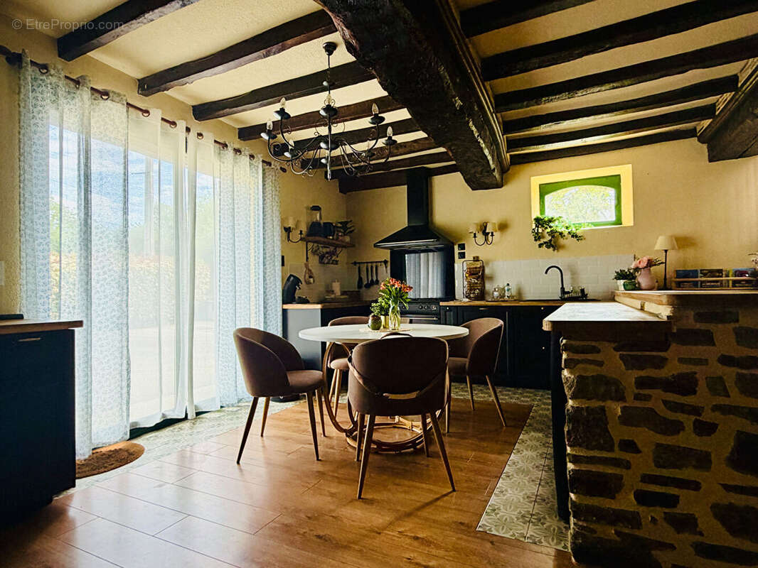 Maison à LE SEL-DE-BRETAGNE