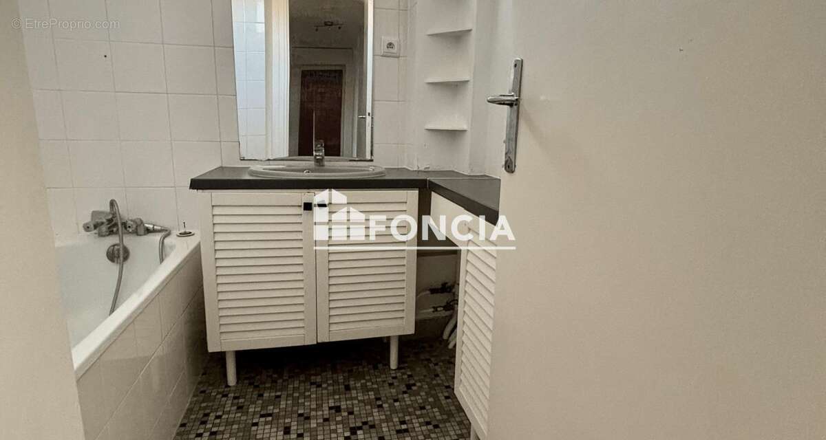 Appartement à SAINT-MAUR-DES-FOSSES