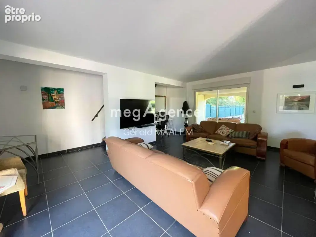 Maison de 350m² avec piscine à Régusse - photo 13