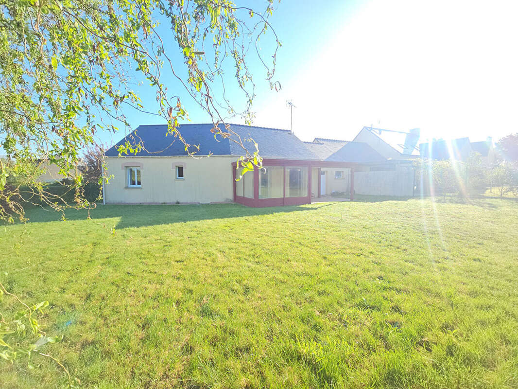 Maison à DONGES