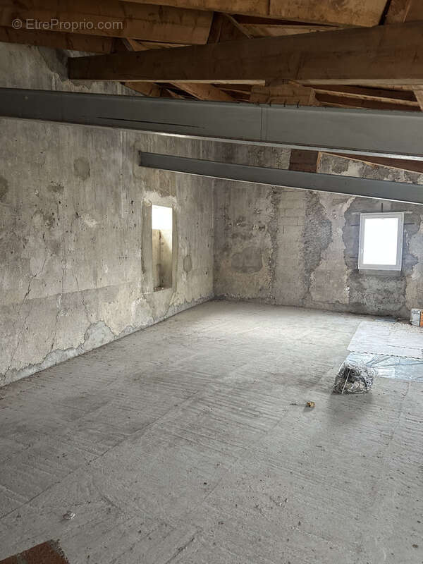 Appartement à L'ISLE-SUR-LA-SORGUE