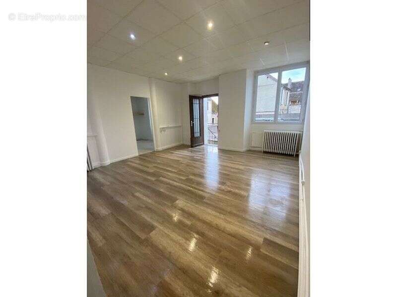 Appartement 226 m² à Sens  - photo 2
