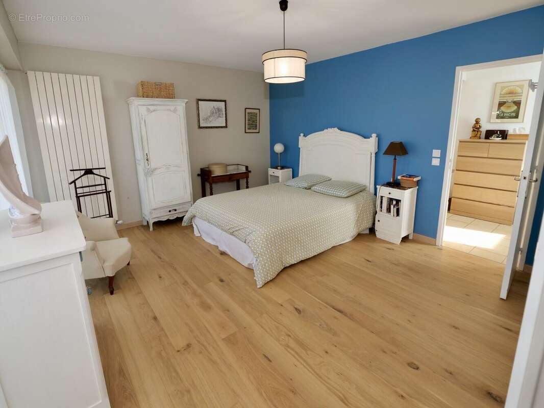 Maison à VAUX-LE-PENIL