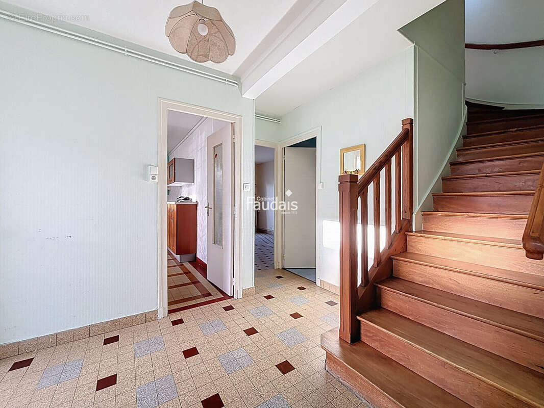 Maison 99 m² à Saint-Jean-De-Daye  - photo 7