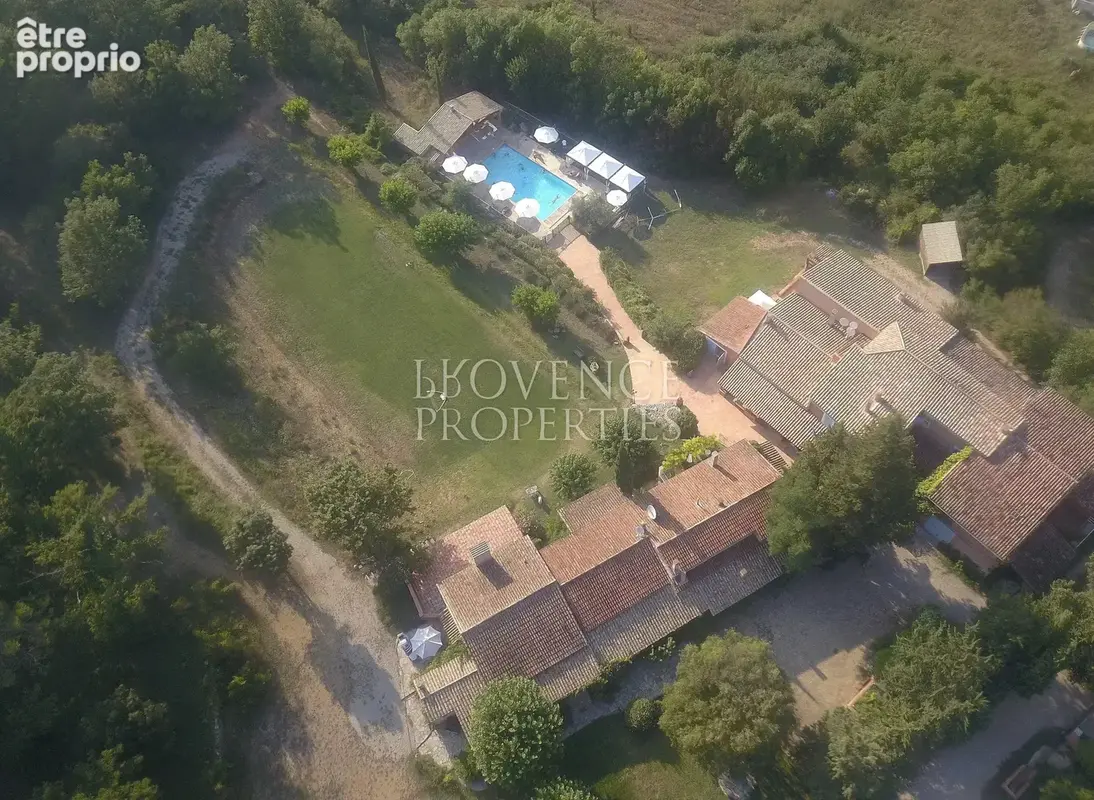 Domaine d’exception du XVIIIe siècle,  48 hectares - photo 2