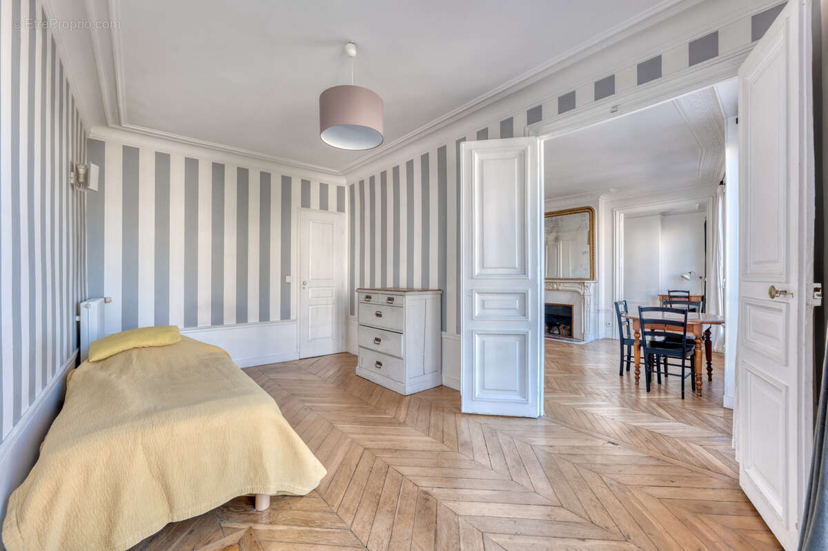 Appartement à PARIS-9E