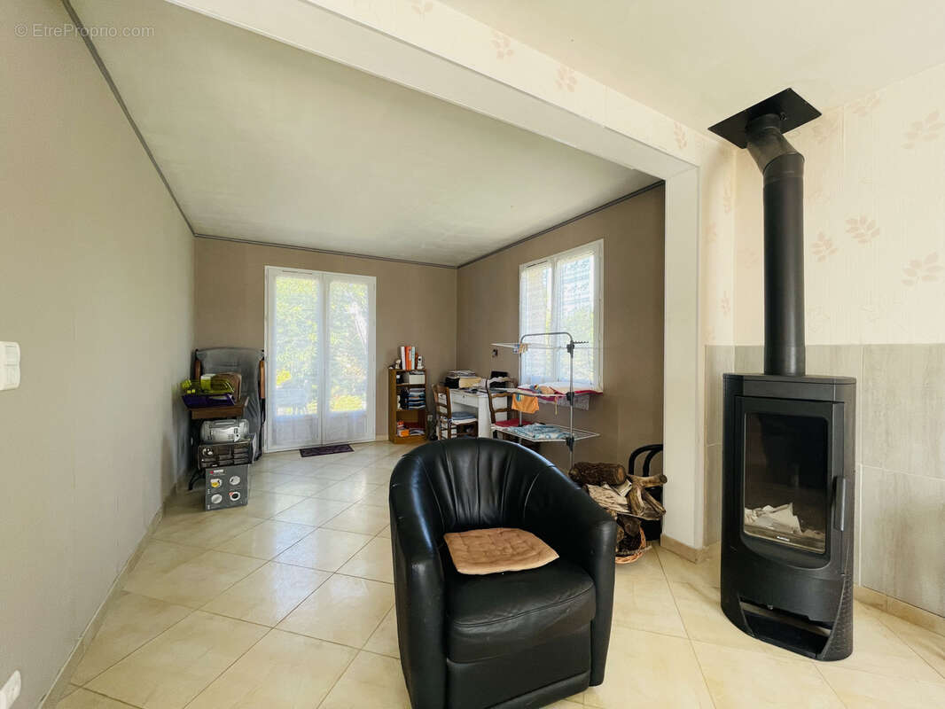 Maison à TERRASSON-LAVILLEDIEU