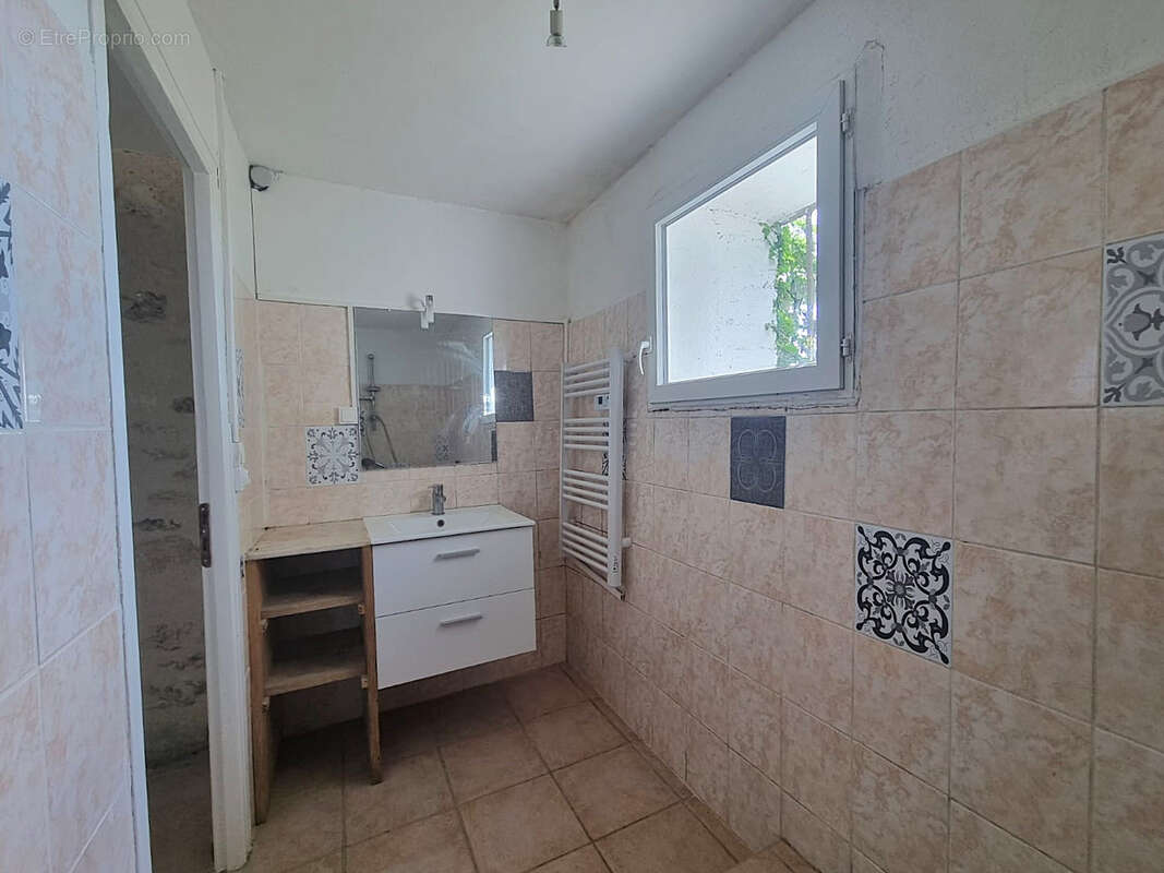 Maison à MONTAIGU-DE-QUERCY