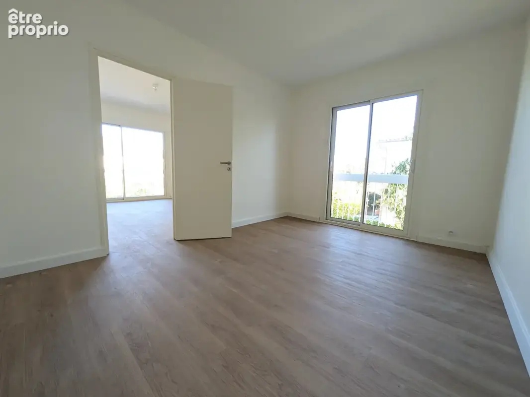 Maison T5/6 avec garage et jardin - photo 4
