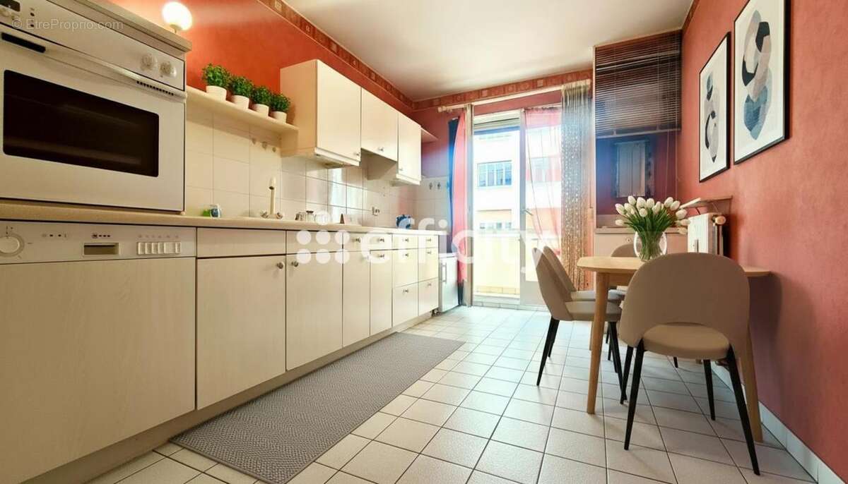 Appartement à SAINT-ETIENNE