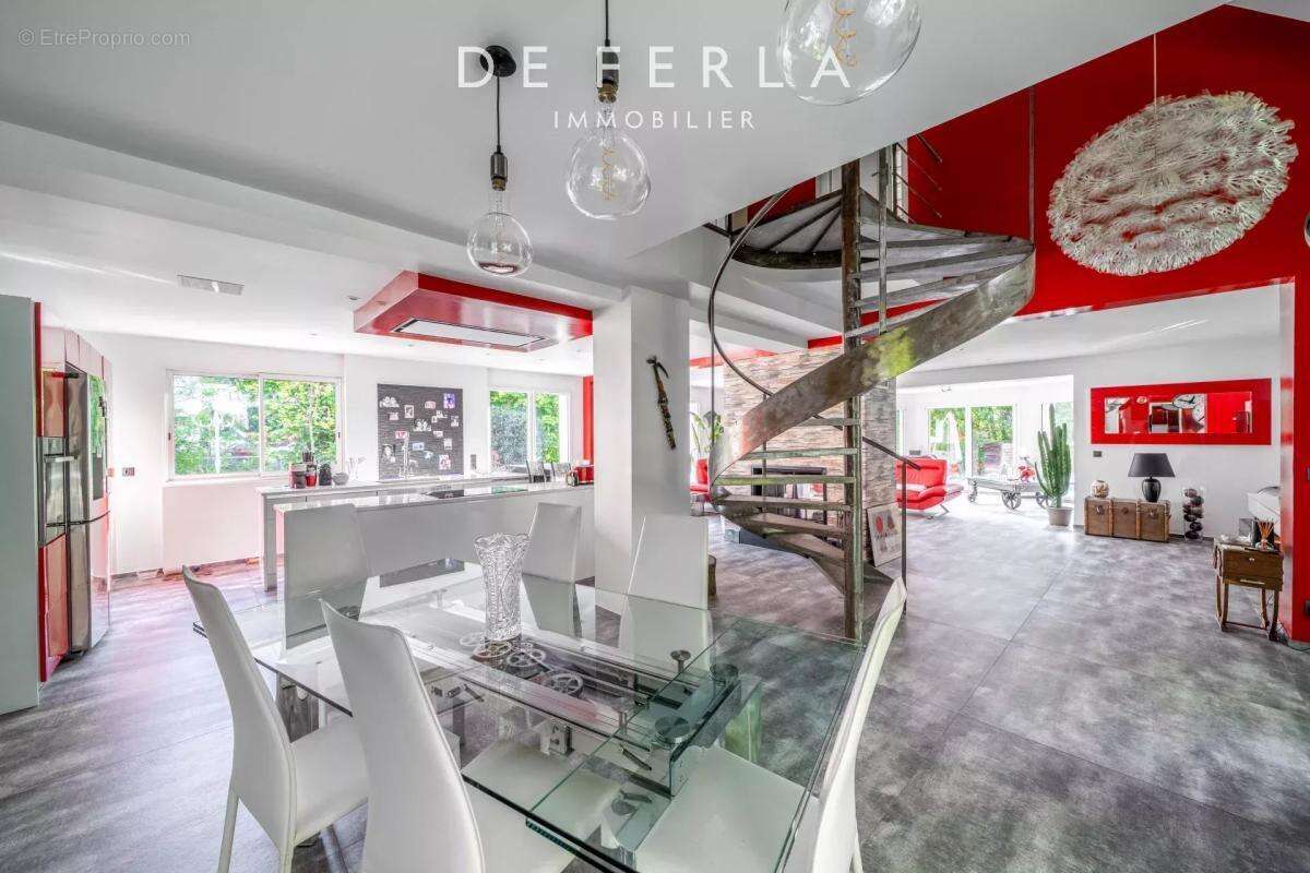 Maison à LE PERREUX-SUR-MARNE