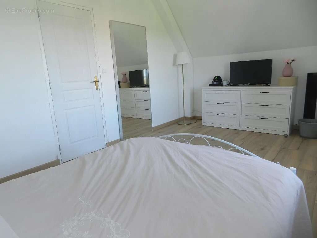 A ETE VENDUE PAR NOS SOINS   .......   BELLE CONTEMPORAINE DE 120 M² HAB, sur Sous-Sol complet et Plus de 1 350 m² de Terrain. - photo 23