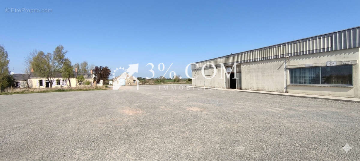Beau potentiel pour cette Longère, sa grange et son bâtiment - photo 2