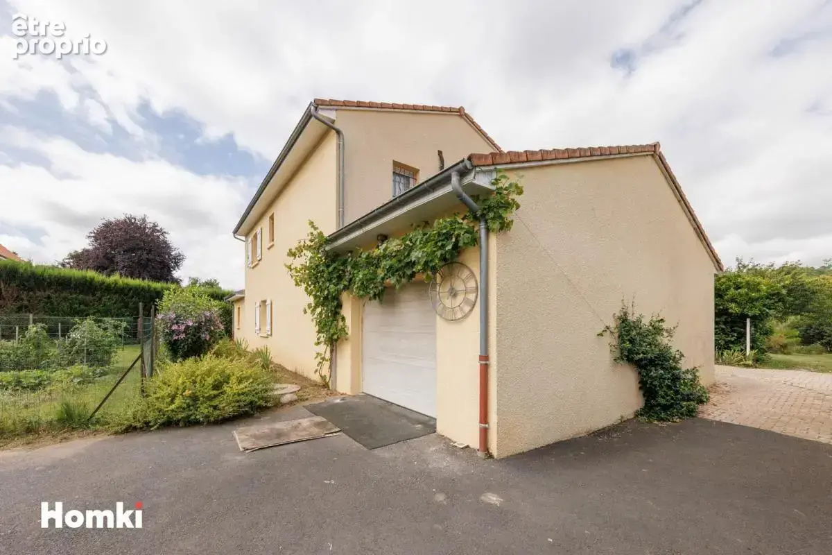 Maison/Villa T7 de 145 m² à Coudes 63114 - photo 2