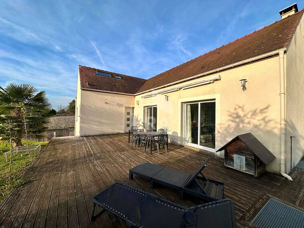 Maison à NANTEAU-SUR-LUNAIN