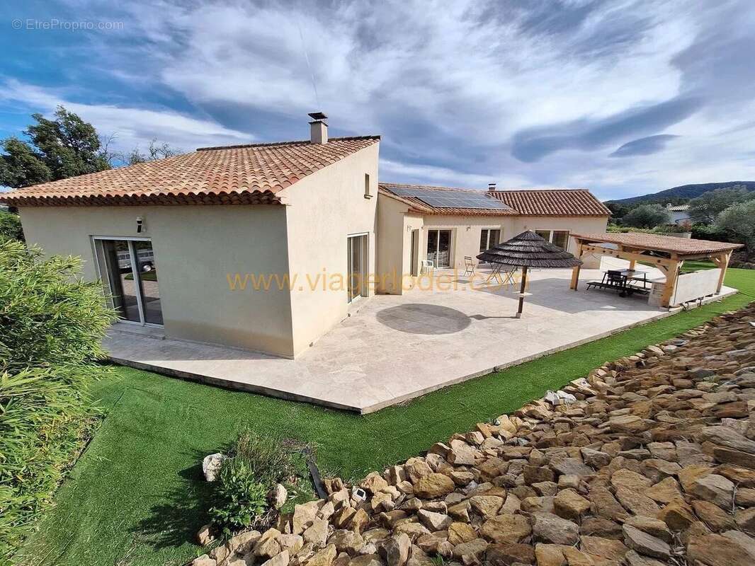 Maison à PLAN-DE-LA-TOUR