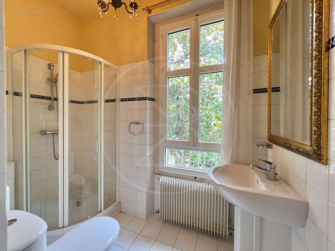 Maison à SAINT-LEON-SUR-L'ISLE