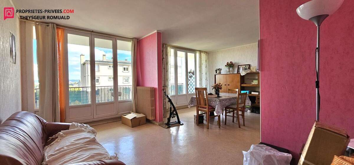 Appartement à PARON
