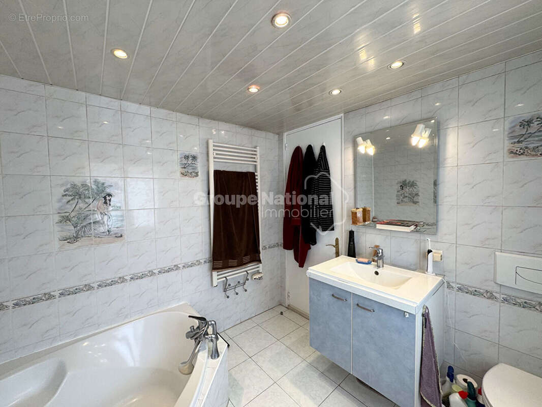 Maison à BAGNOLS-SUR-CEZE