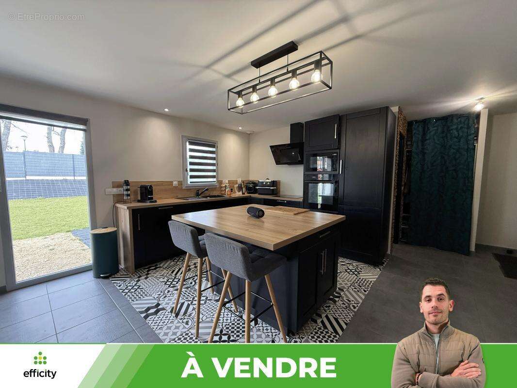 Maison à JAUNAY-CLAN