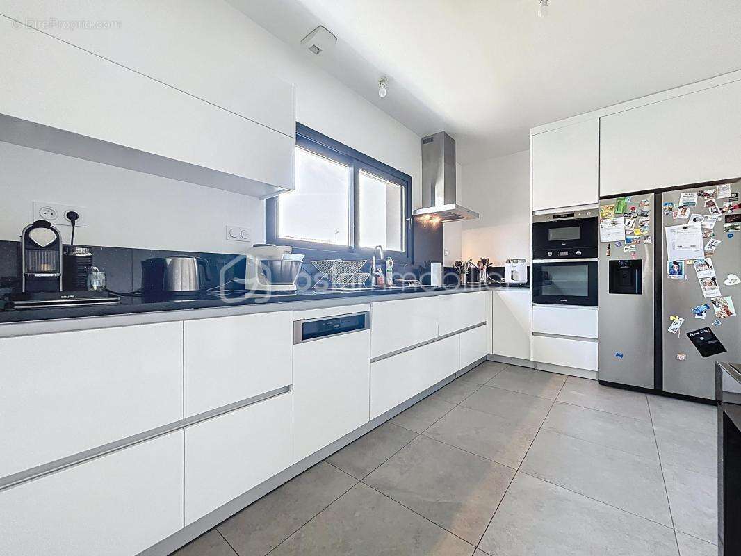 Maison à CUBZAC-LES-PONTS