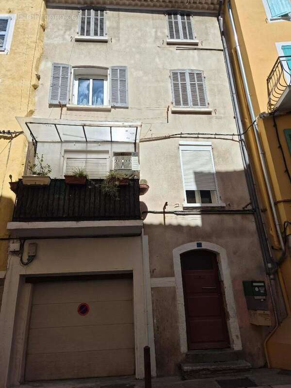   - Appartement à DRAGUIGNAN