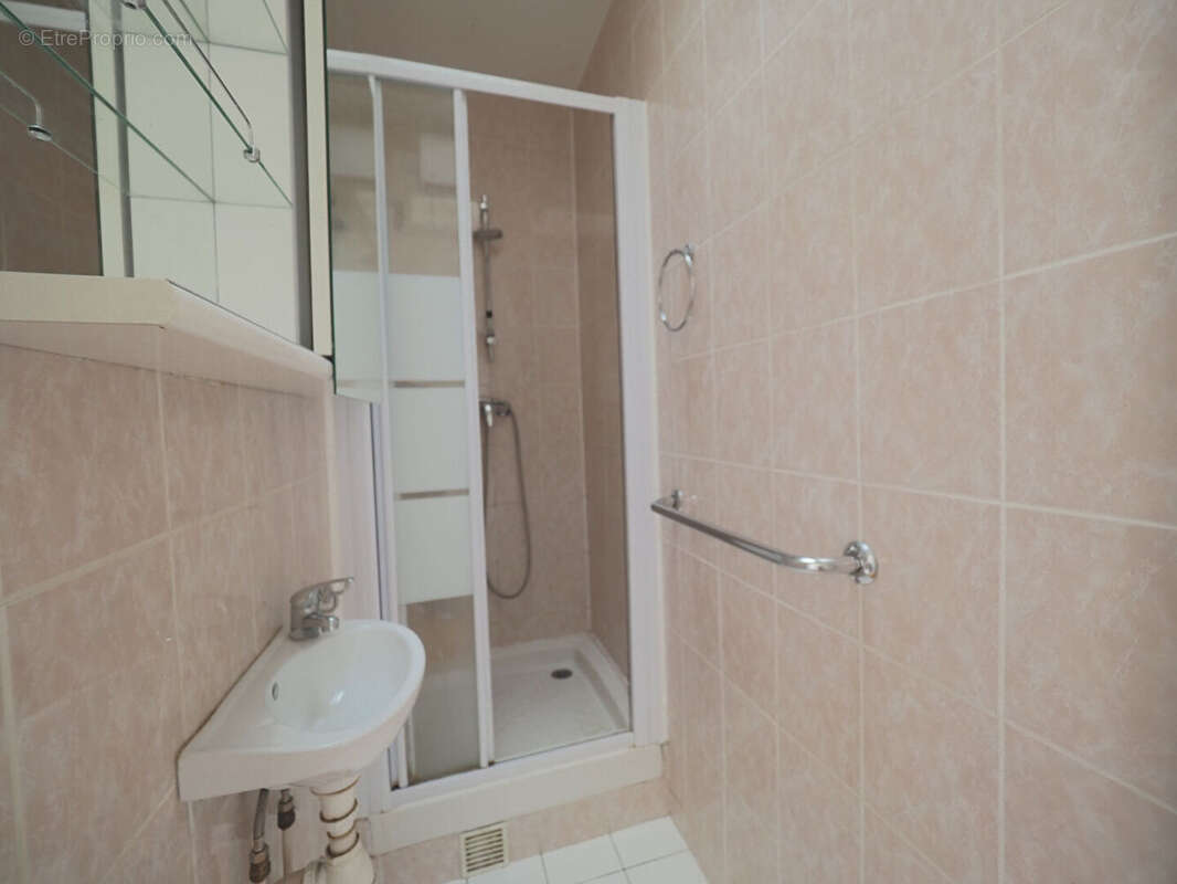 Appartement à PARIS-20E