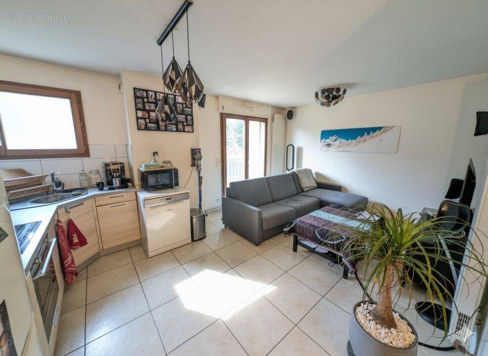 Appartement à CHALLES-LES-EAUX