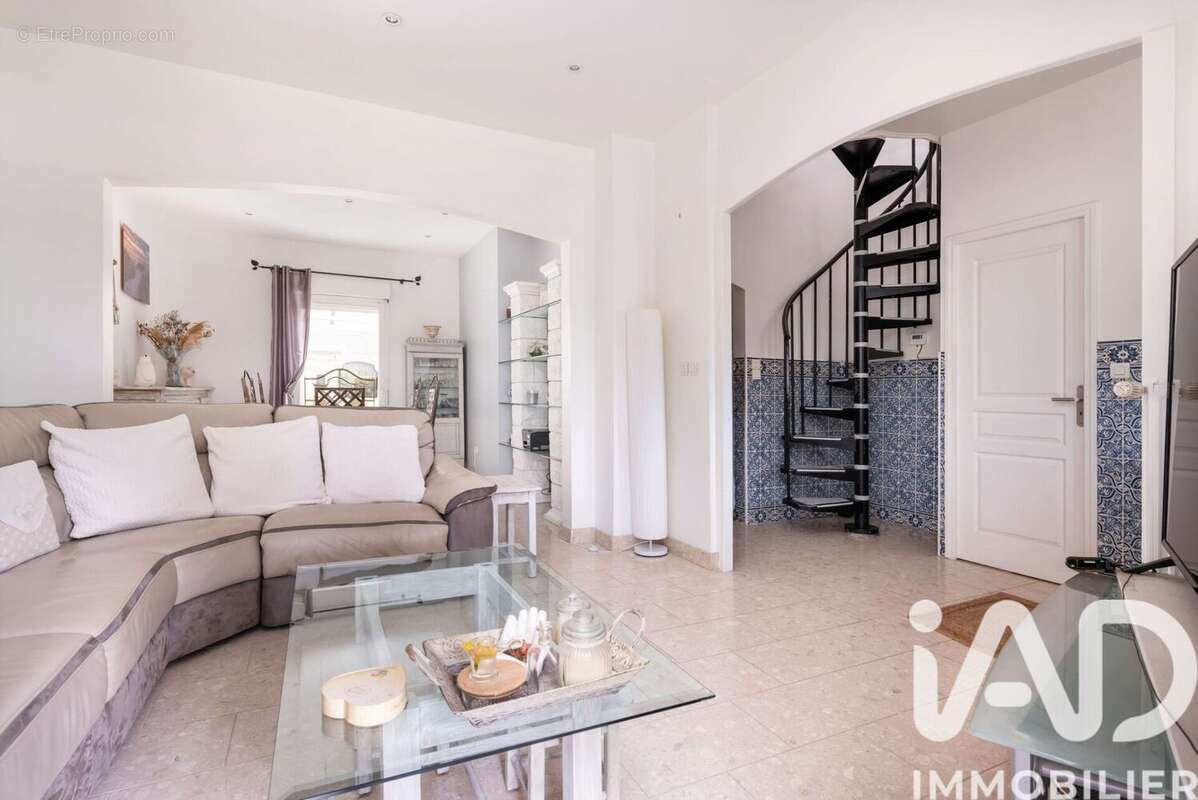 Photo 2 - Maison à BRON