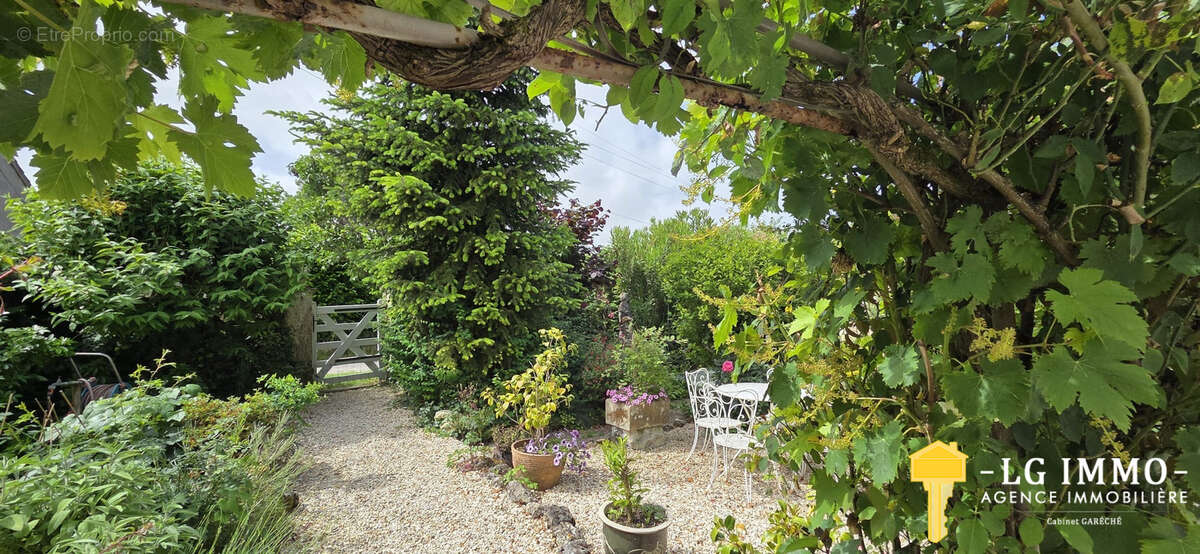 Maison à SAINT-THOMAS-DE-CONAC