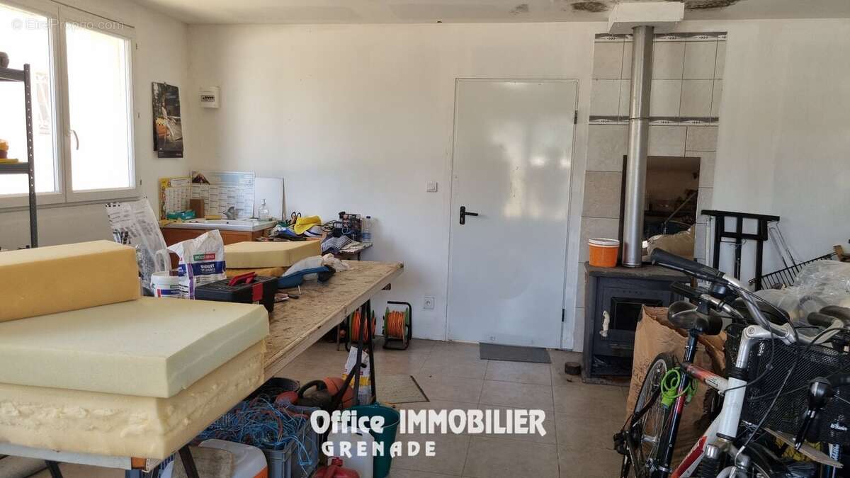 Maison 206 m² à Ondes  - photo 8