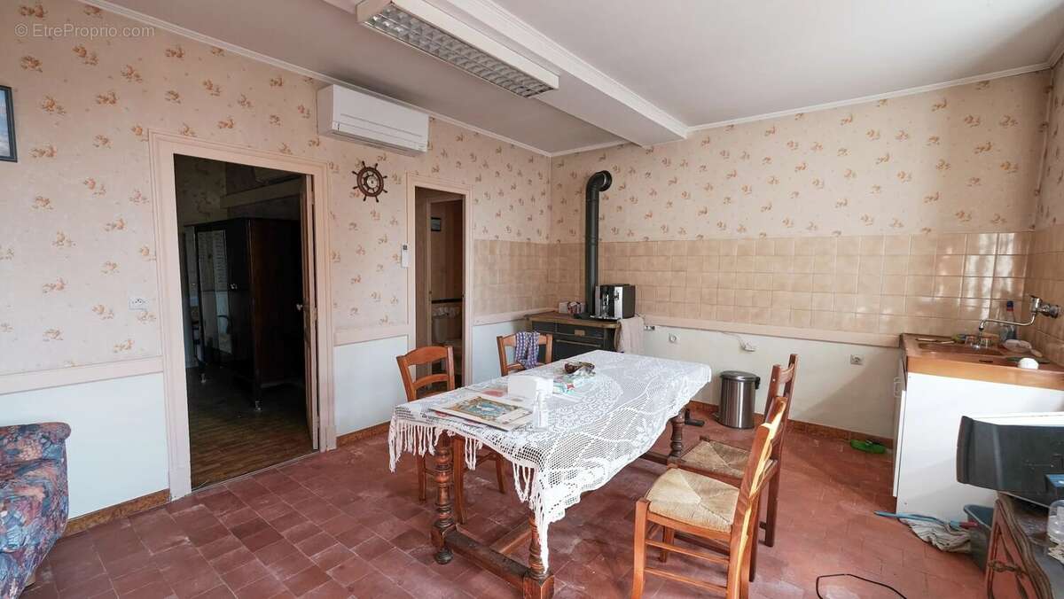 Grande propriété avec beaucoup de potentiel et de belles vues - photo 6