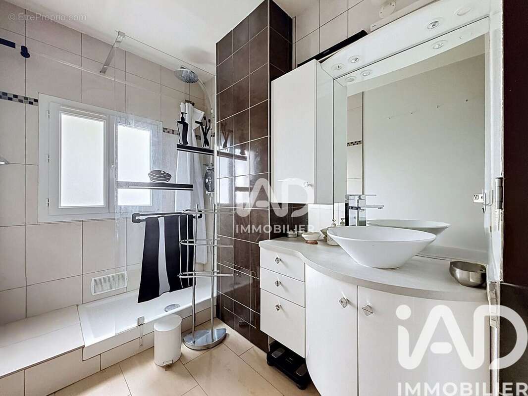 Photo 6 - Appartement à SAINT-CYR-L'ECOLE