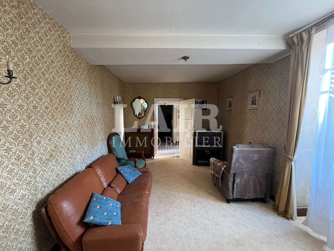 Maison à LE MELE-SUR-SARTHE