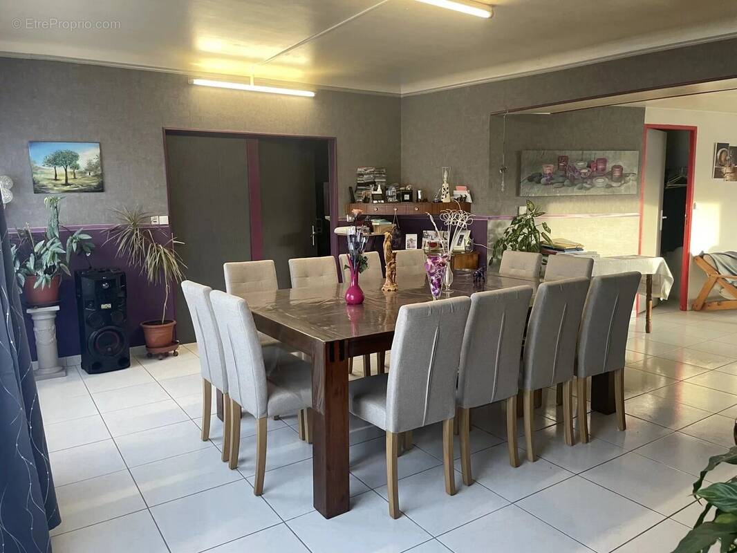 Maison à MONTS-SUR-GUESNES