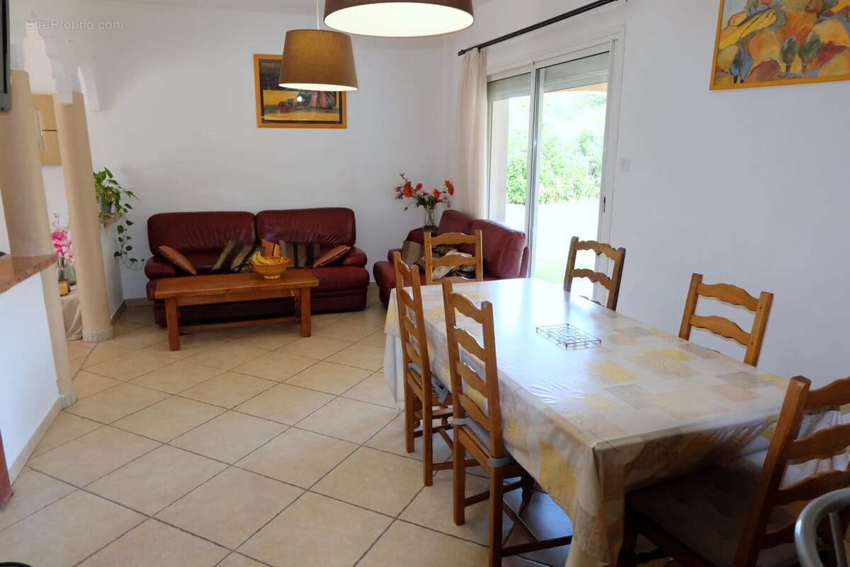 Village Bord de riviere  - Maison plein pied familial avec quatre chambres - photo 6