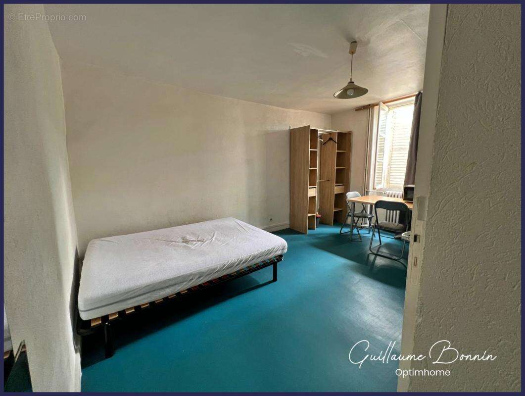 Guillaume BONNIN Optimhome immobilier 86 vous présente cet Immeuble de rapport de 20 logements meublés (LMNP) à vendre au cœur d - photo 5