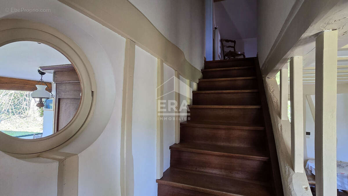 Maison à BELLENGREVILLE