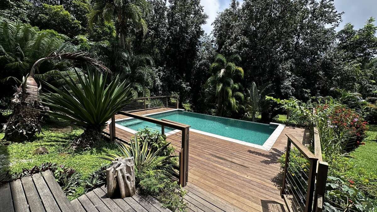 Maison à REMIRE-MONTJOLY