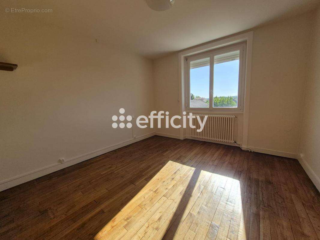 Maison à SAINT-JUNIEN