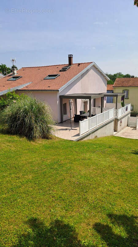 Maison à CONTREXEVILLE